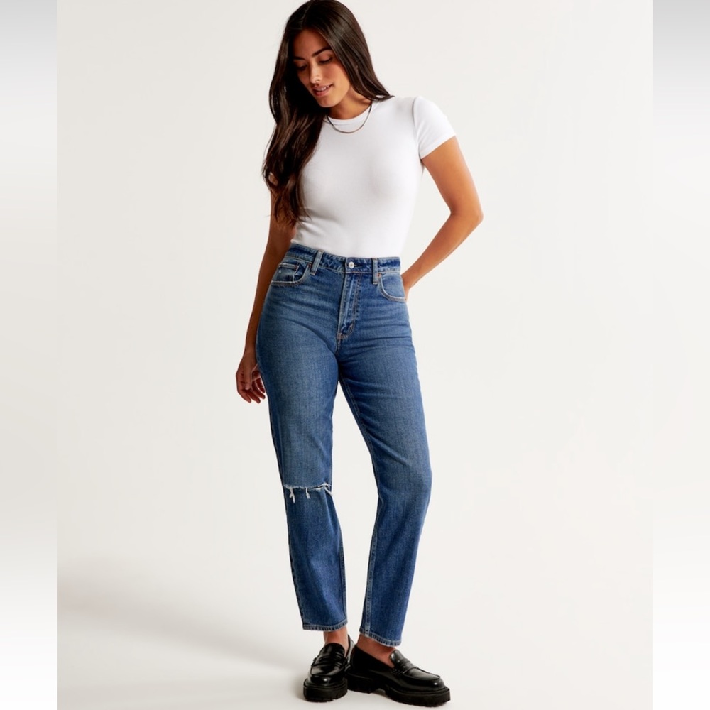 Abercrombie Curve Love High Rise Mom Jean, size 27R